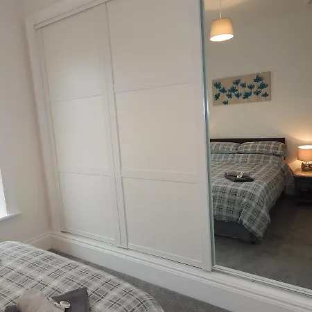 Holiday Ensuite Rooms, For 2, For 6 Bed & Breakfast 3*