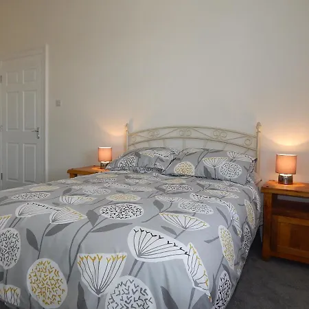 Holiday Ensuite Rooms, For 2, For 6 3*
