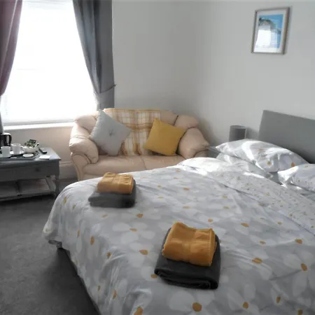 Holiday Ensuite Rooms, For 2, For 6 Bed & Breakfast Silloth