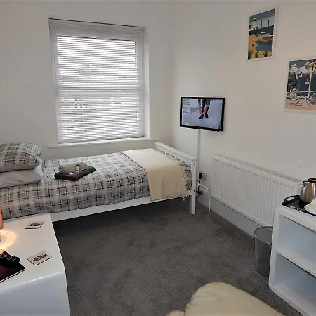 Holiday Ensuite Rooms, For 2, For 6