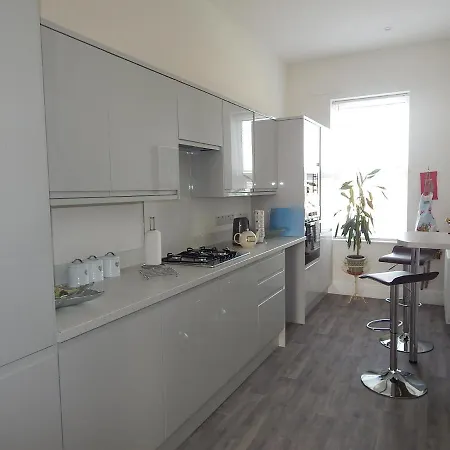 Holiday Ensuite Rooms, For 2, For 6 3*