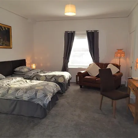 Holiday Ensuite Rooms, For 2, For 6 3*